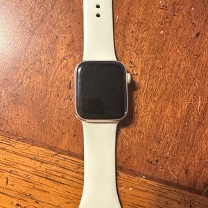 Apple Watch Series 5 - Rose Gold